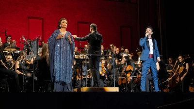 QUEEN: At night at the symphony