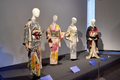 presentación de Selección fotos de Kimono, identidad cambiante: un siglo a pie de calle 