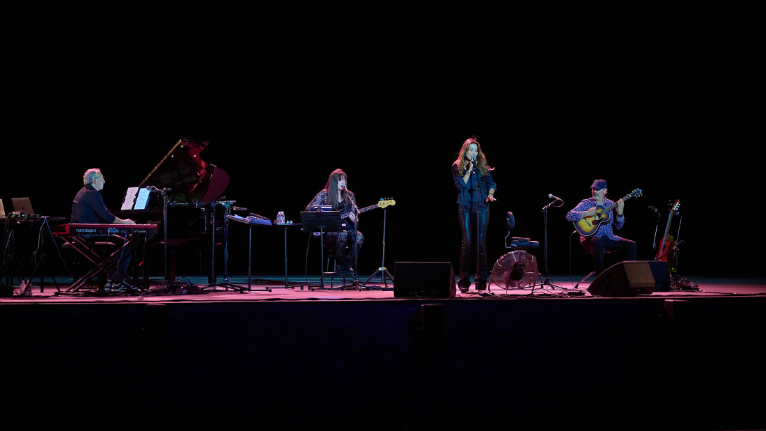 Una velada acústica con Carla Bruni